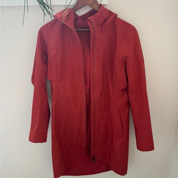Lululemon rust orange rain, rebel jacket - Picture 4 of 5